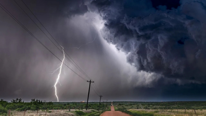 Alerta naranja por tormentas y frente frío