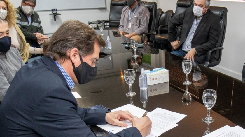 Enersa firmó un acuerdo para desarrollar un proyecto de telecomunicaciones en toda la provincia