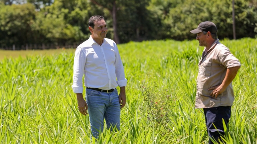 Valdés visitó el establecimiento La Moraleja, donde el Gobierno acompaña mediante el Plan Pasturas