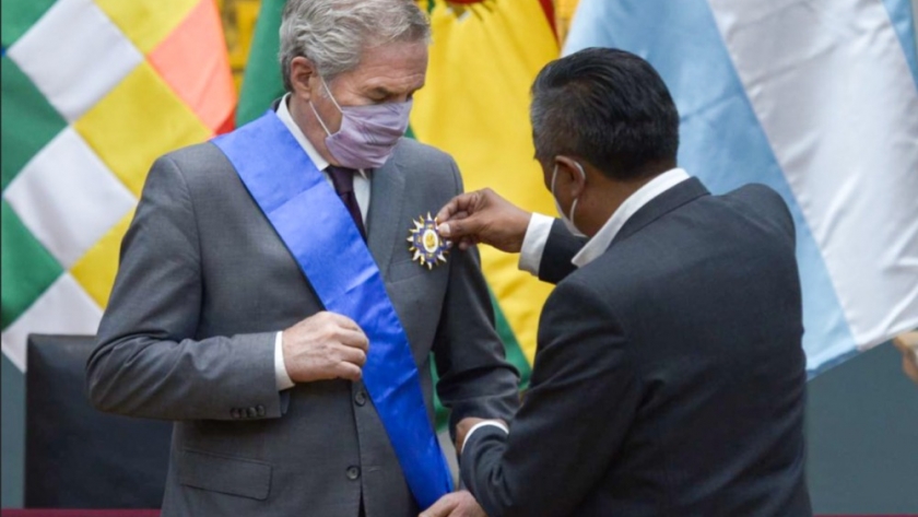 Solá fue condecorado en Bolivia por el accionar de Argentina tras el golpe de Estado contra Evo Morales