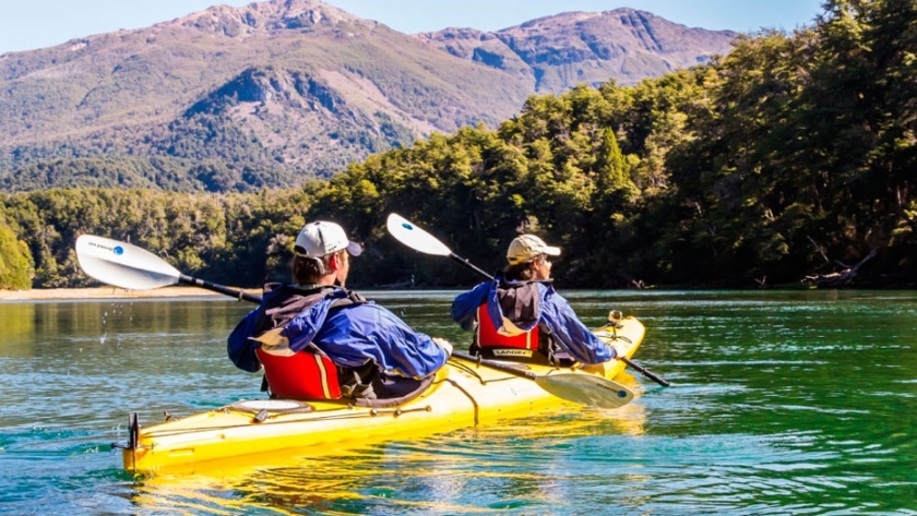 Esquel: turistas pueden disfrutar de la adrenalina del rafting y la tranquilidad del kayak
