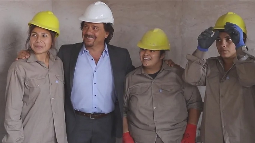 El gobernador Sáenz destacó la incorporación de mujeres constructoras en la obra pública provincial