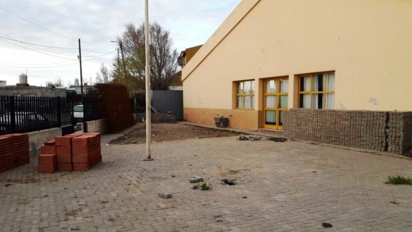 El gobierno del Chubut trabaja en la obra de ampliación y refuncionalización de la escuela n° 203 de Comodoro Rivadavia