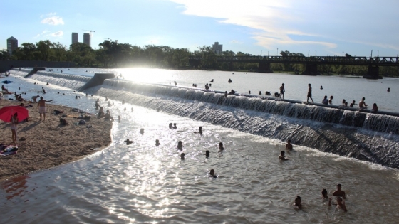 Río Cuarto: los azudes, un atractivo elegido por la gente