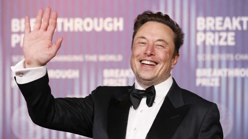 Elon Musk reafirma su rol en Tesla por cinco años más y el mercado responde con leve suba