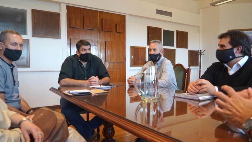 Funcionarios provinciales de reunión con la FePamCo