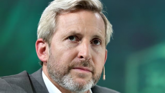 Frigerio avanza con La Libertad Avanza tras el aval radical para ampliar Juntos por Entre Ríos