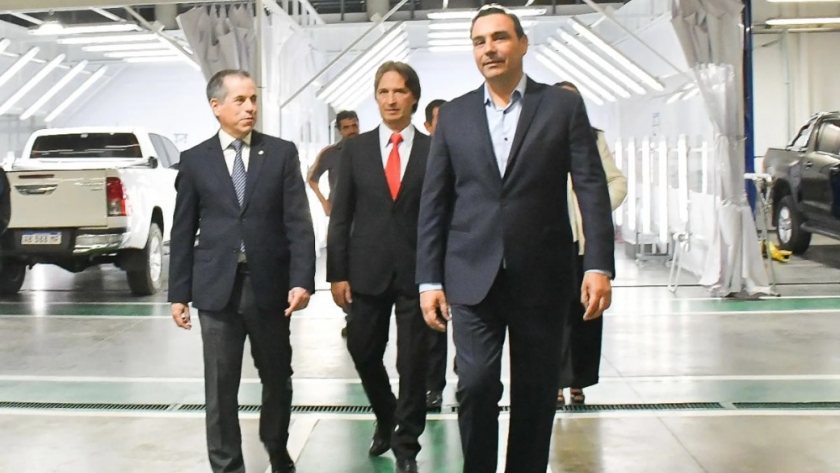 Gustavo Valdés acompañó la inauguración del salón de la Concesionaria AUDEC 2.0 de la empresa Toyota de Corrientes