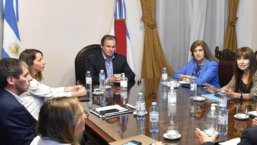 El gobierno provincial gestionará la habilitación de más rubros de la actividad económica