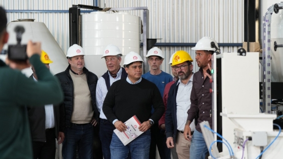 Claudio Vidal supervisó en Rafaela la construcción de la primera planta de alimento balanceado para Santa Cruz