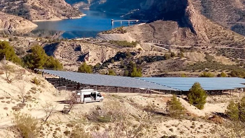 Desarrollan en Granada un sistema de riego único basado en energía solar