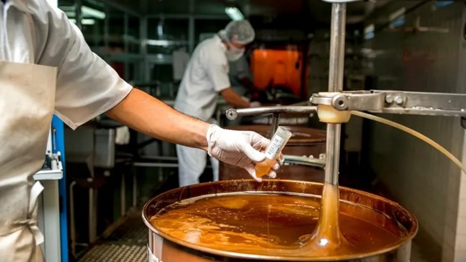 La miel argentina recupera terreno en el comercio exterior y refuerza su dependencia del mercado estadounidense