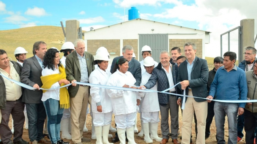 Etchevehere y Morales inauguraron una sala de faena en Jujuy