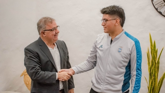 Raúl recibió a Julián Gutiérrez, el primer deportista de Catamarca en clasificar a un Juego Olímpico