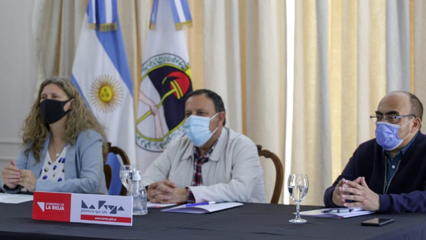El gobernador Quintela entregó herramientas e insumos para 120 unidades productivas para lograr más trabajo