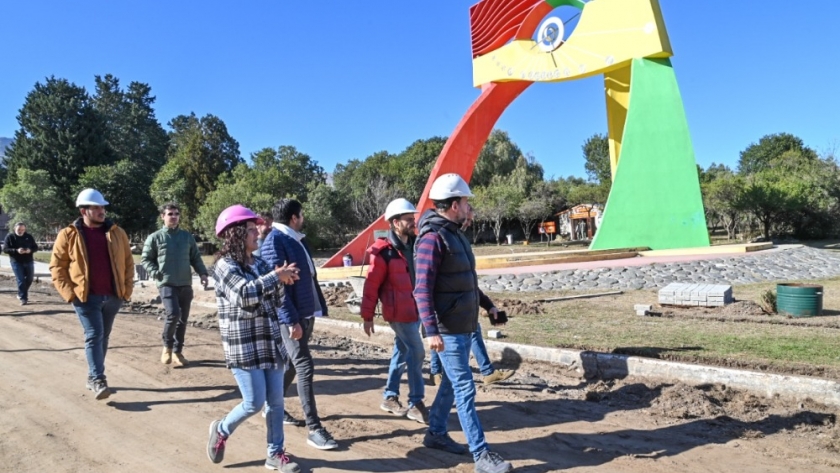 Avanzan las obras del Centro de Convenciones y Exposiciones de Villa Merlo