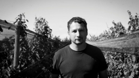 De director de viñedos a crear una bodega innovadora: el reconocimiento de Tim Atkin