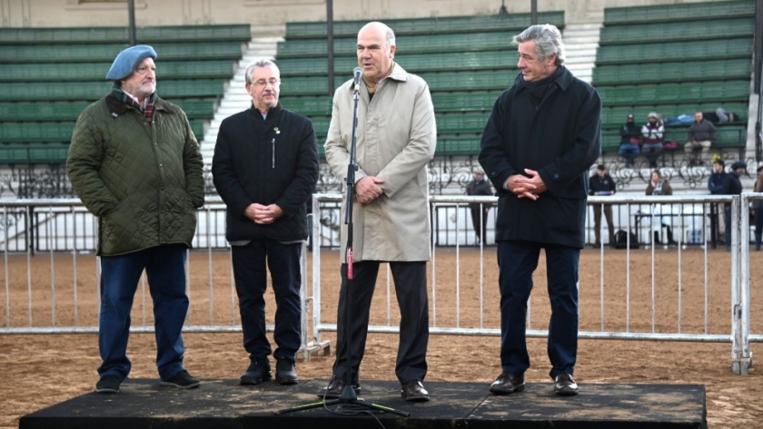 La Secretaría de Agricultura, Ganadería y Pesca acompañó la llegada del primer animal a la Expo Rural 2024