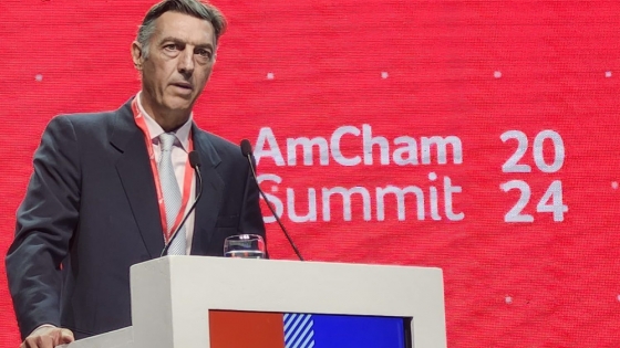 Facundo Gómez Minujín en AmCham Summit 2025: “Sin competitividad no hay desarrollo ni inversión”