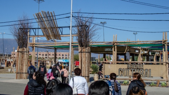 El Mercado Cultural del Poncho: un espacio que renueva la Fiesta Nacional en Catamarca
