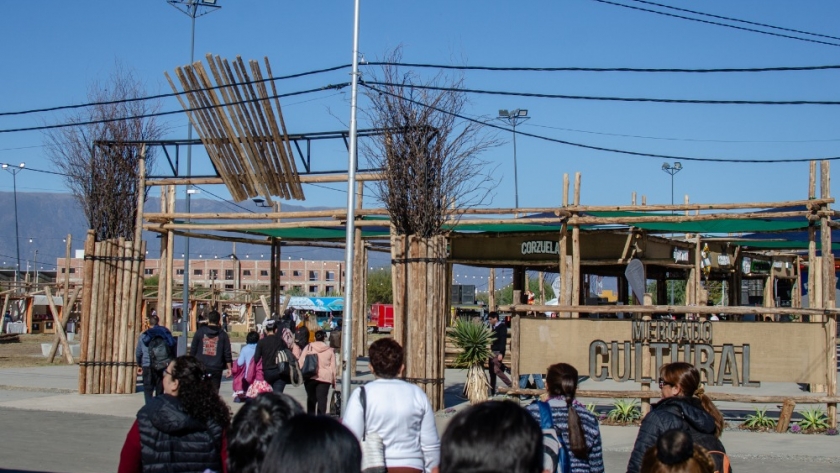 El Mercado Cultural del Poncho: un espacio que renueva la Fiesta Nacional en Catamarca