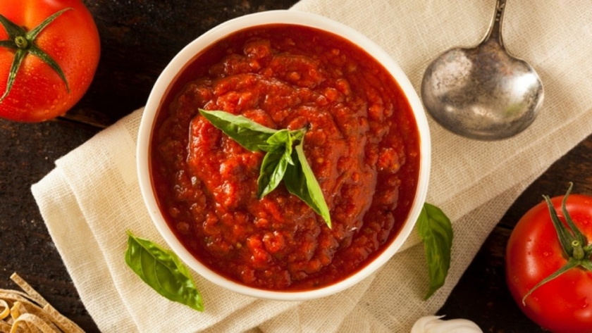Salsa de tomates en tu mesa