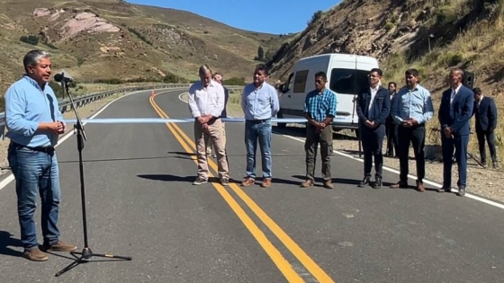 El gobernador inauguró 34 kilómetros de asfalto sobre la ruta 23