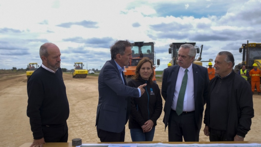 Alberto Fernández y Katopodis recorrieron las obras entre San Miguel del Monte - Gorchs de la Ruta Nacional 3
