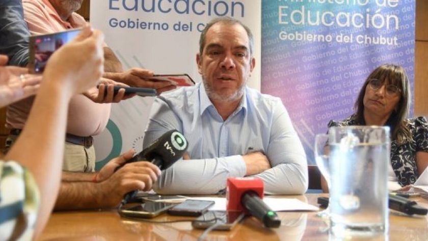 Grazzini destacó el acuerdo con los docentes del 38% de aumento y señaló que “representa un 5% por encima de la paritaria nacional”