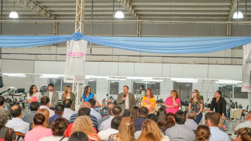 El gobernador Ricardo Quintela inauguró la textil Matz S.R.L en Chamical, que significa 23 nuevos puestos de trabajo