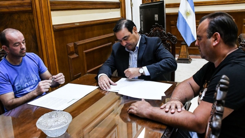 Representantes de distintas firmas, en Casa de Gobierno 