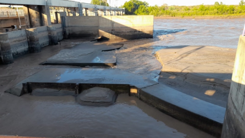 Cierre preventivo del canal matriz en el río Colorado