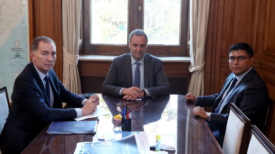 Santa Cruz y Neuquén avanzan con Nación en un acuerdo para reducir las retenciones al petróleo y sostener inversiones en cuencas maduras