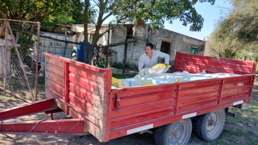 La provincia entregó un aporte no reintegrable para asistir a pequeños productores afectados por la sequía en el Norte Santafesino
