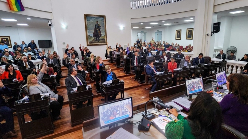 La Rioja, con nuevos artículos en su Constitución, se posiciona a la vanguardia frente a una nueva democracia