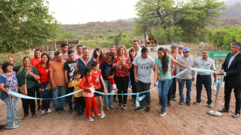 Quintela habilitó el camino rural entre las localidades de Santa Lucía y Santa Bárbara