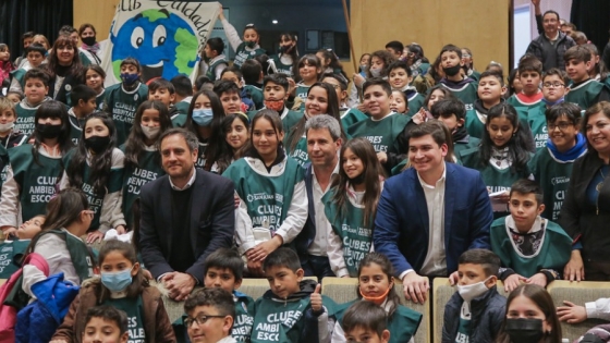 Sergio Uñac presidió la promesa de cuidado y protección por parte de los miembros de los clubes ambientales escolares