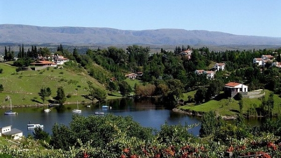 Villa Ciudad de América, Córdoba: un destino ideal para el turismo y los deportes náuticos