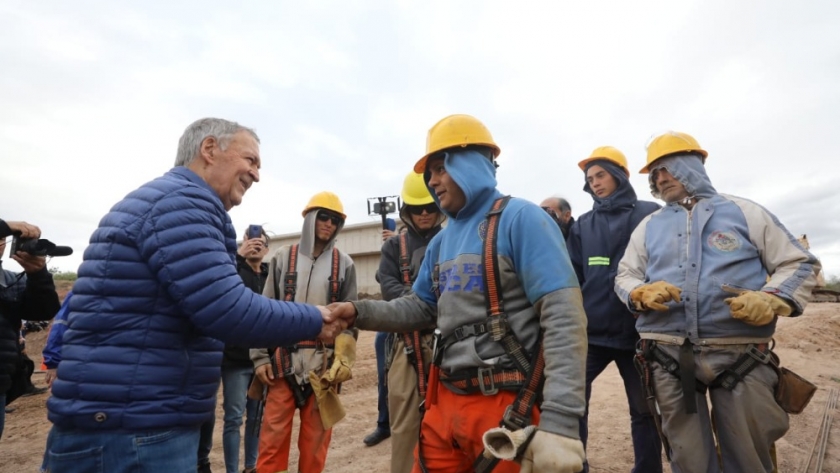 La Calera: Schiaretti recorrió una obra de saneamiento