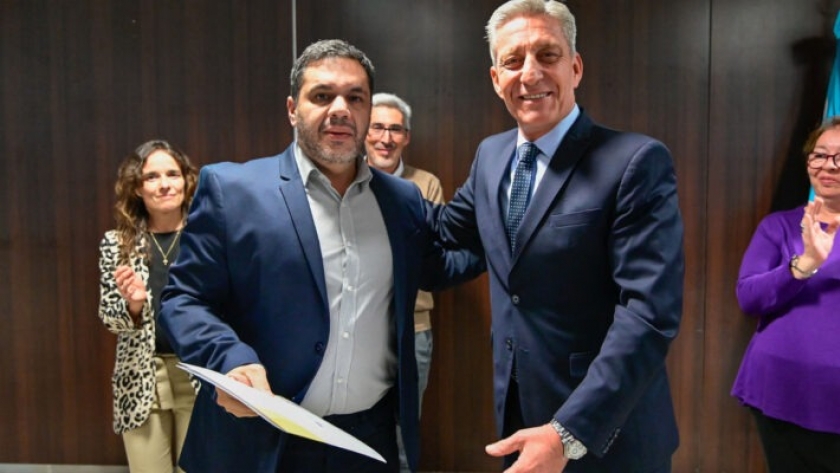 Arcioni entregó moderno equipamiento a los Hospitales de Esquel, Puerto Madryn y Corcovado por más de 30 millones de pesos
