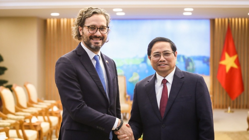Cafiero en Vietnam: Ampliación de acuerdos comerciales y visita del presidente Nguyen Xuan Phuc en 2023