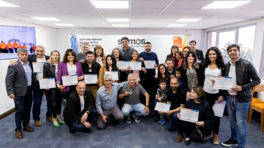 El Gobierno de la provincia homenajeó a maestras y maestros bicontinentales en su día