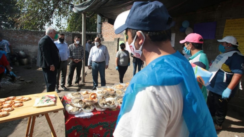 Aseguran la asistencia alimentaria de familias en la Costanera Norte