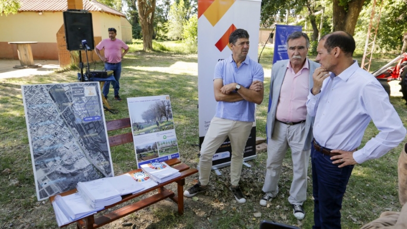 Entregaron maquinaria a productores forrajeros