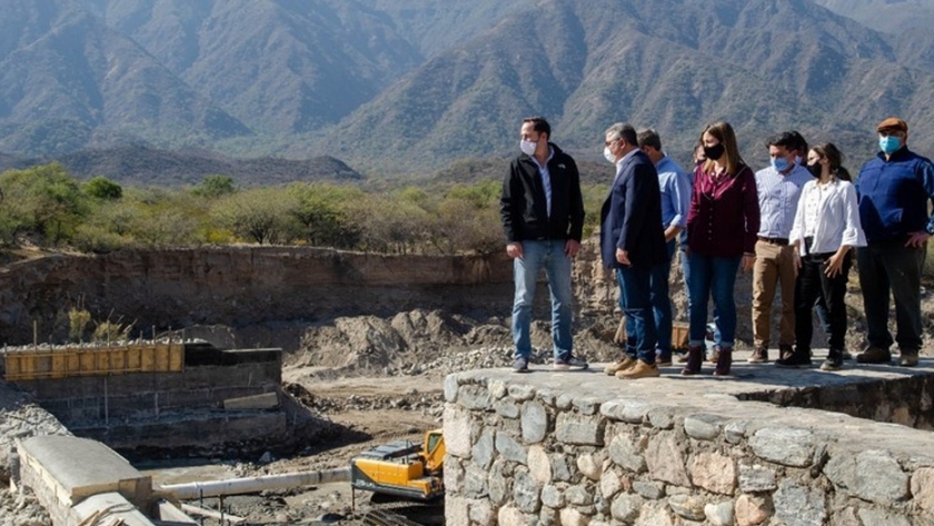 El equipo de gobierno recorrió obras que darán solución al problema de agua en Capital