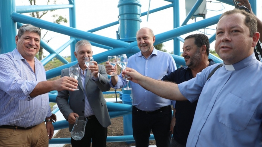 Perotti inauguró la ampliación del acueducto desvío arijón en sauce viejo