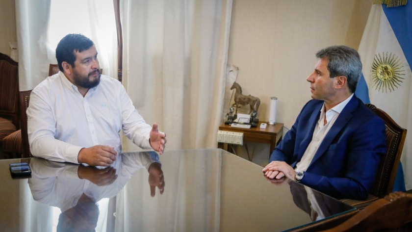 El gobernador Uñac se reunió con el alcalde de La Higuera
