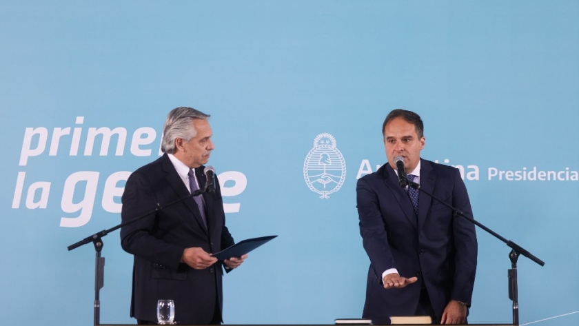 El presidente tomó juramento al nuevo ministro de Desarrollo Territorial y Hábitat