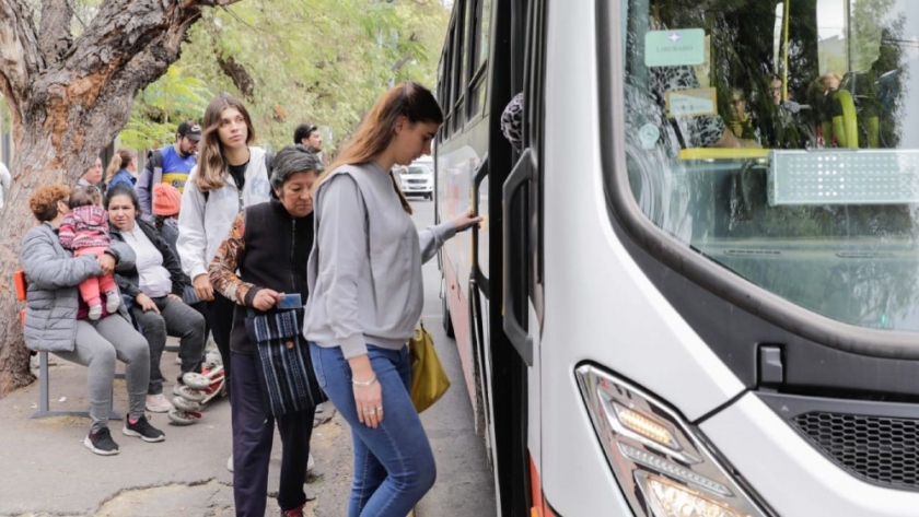 Elecciones 2023: El Ministerio de Transporte estableció la gratuidad del transporte público para las paso y las generales