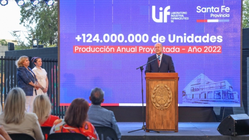 Perotti encabezó el acto por el sobre 75° aniversario del Laboratorio Industrial Farmacéutico